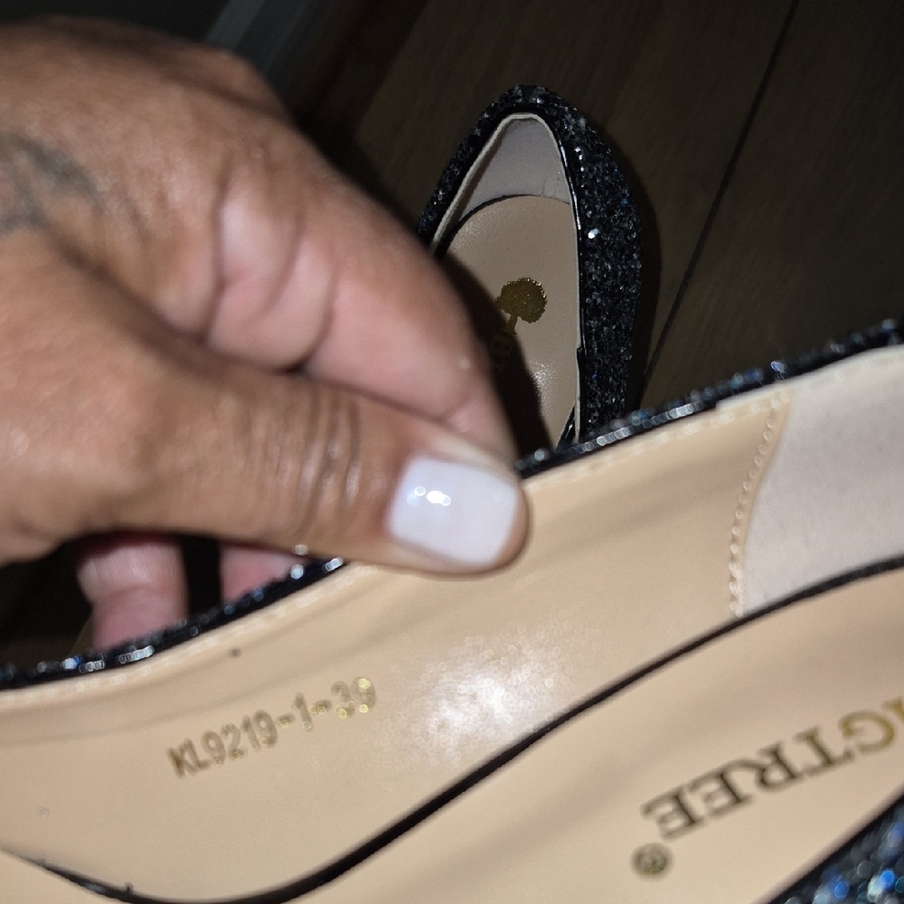 Women's Glitter Pumps - Black - Picture 6 of 6